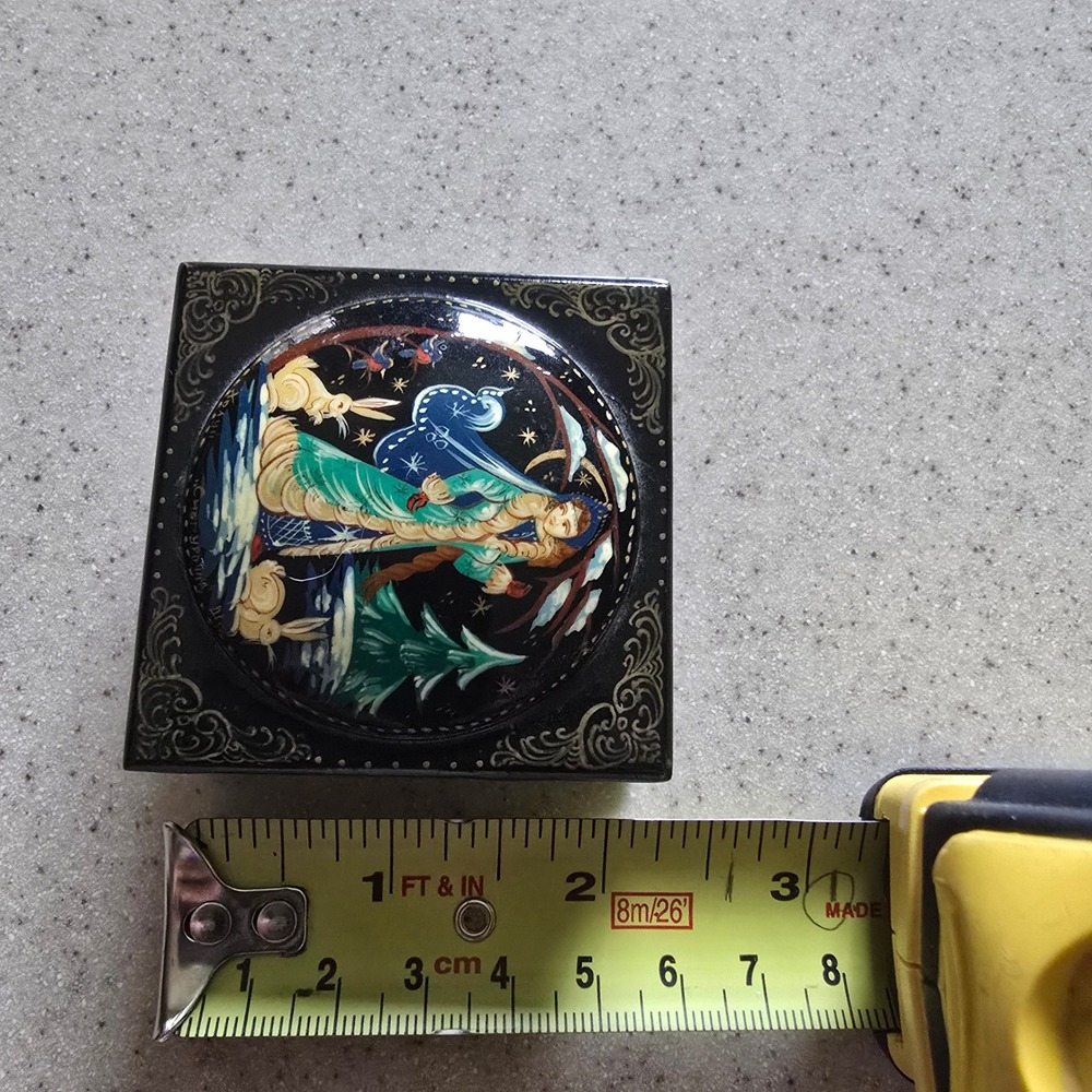 Russian Lacquer Box Snegurochka Snow Maiden Hand Painted Trinket Box Vintage - Picture 12 of 12